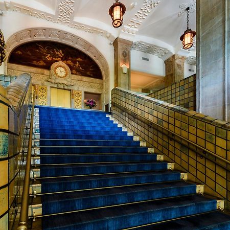 Hotel New Grand Yokohama  Eksteriør billede The staircase